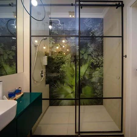 Maya's Flats & 34 - Chmielna 73 *