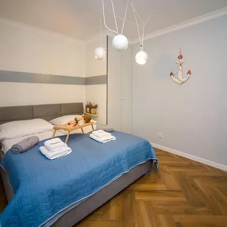 Maya's Flats & 34 - Chmielna 73 Lägenhet