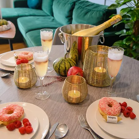 Maya's Flats & 34 - Chmielna 73 * Gdańsk