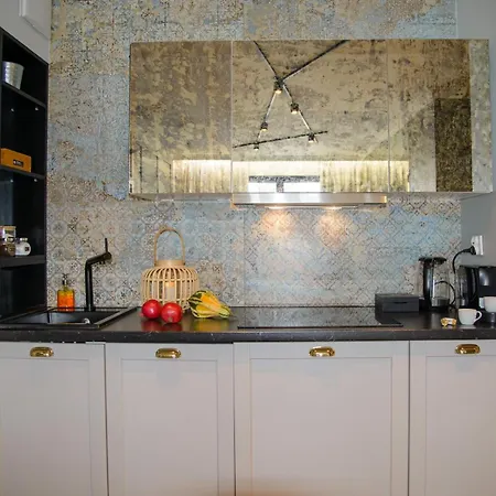 Maya's Flats & 34 - Chmielna 73 アパート *