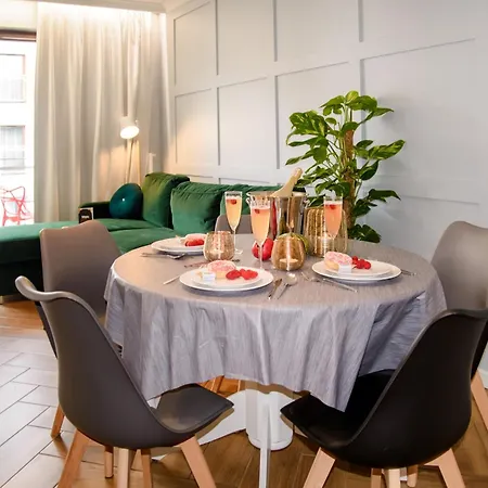 Maya's Flats & 34 - Chmielna 73 *