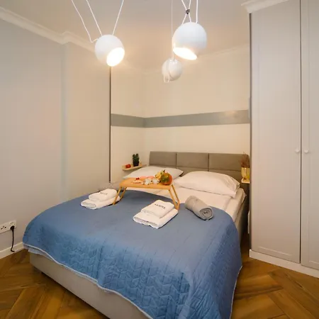 Апартаменты Maya's Flats & 34 - Chmielna 73 *