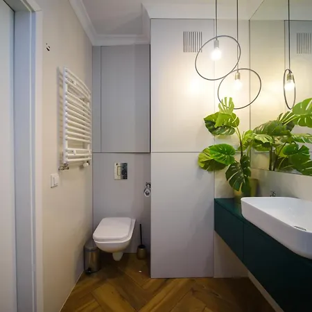 Maya's Flats & 34 - Chmielna 73 *