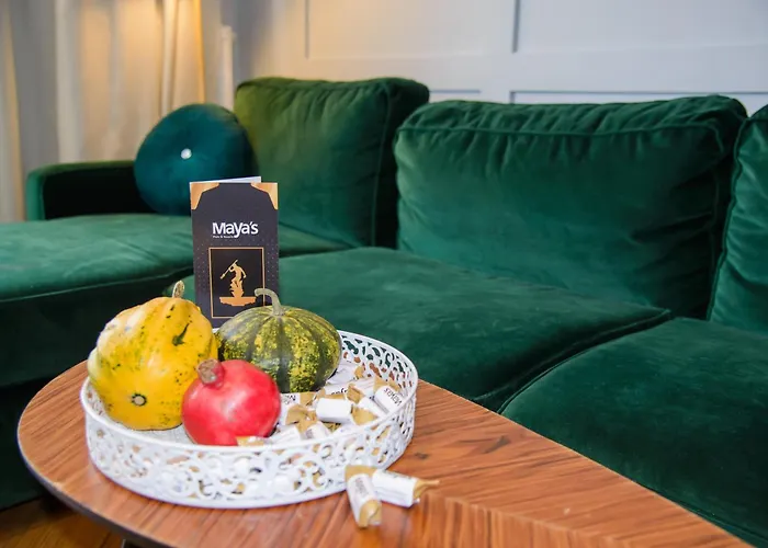 Maya's Flats & 34 - Chmielna 73 *